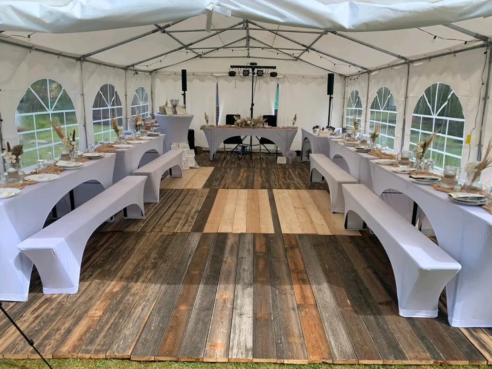 Partyzelt mit Boden für ein Firmenevent