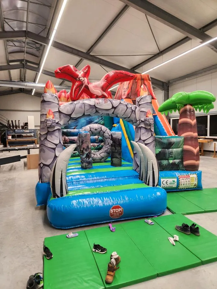 Dinosaurier Hüpfburg