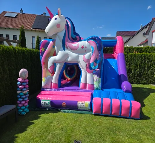 Einhorn Hüpfburg