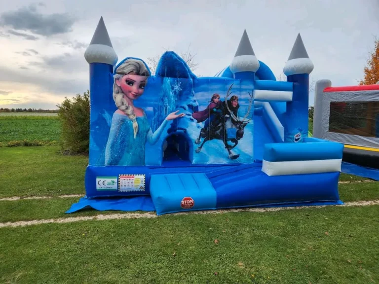 Elsa Hüpfburg mit Kletterwand